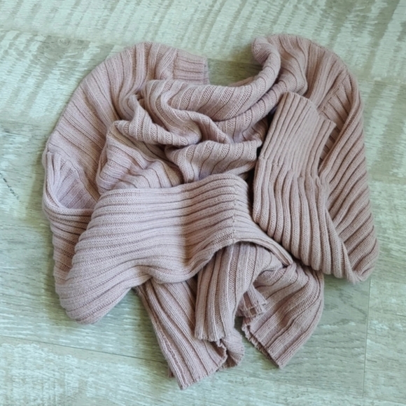 AEO Cropped Crew Neck Knit Sweater - Picture 11 of 13